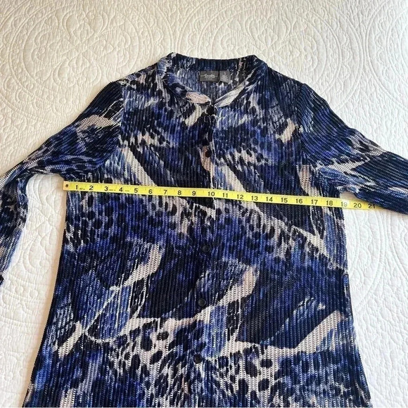 Chico’s Travelers Geo Leopard Tunic Shirt Womens 8 Long Blue Jacket Swim Cover - Picture 4 of 8